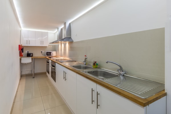 Kitchen3.jpg