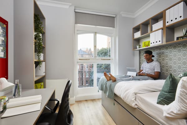 Wigram-House-bedroom.jpg