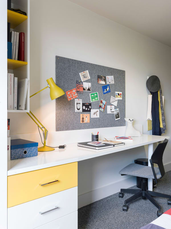Standard-room-DESK-Highline-Building-Andrew-Meredith5.jpg
