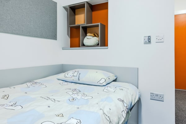 Standard-room-Gardens-House-WEB-Quality-02.jpg