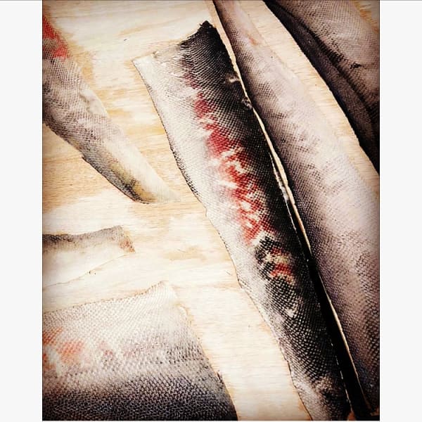 4-HEZHE-FISH-SKIN-CRAFT-WORKSHOP.-Tongjiang.-Salmon-skins.Photographer-Elisa-PalominoJPG.JPG