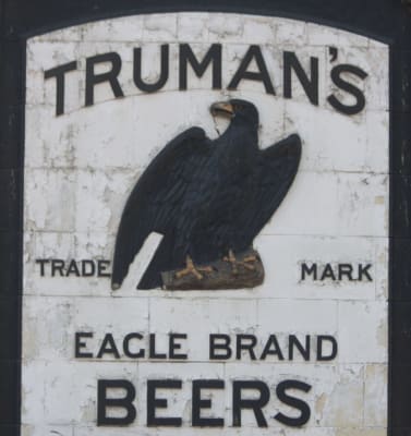 Phd work in progress title: Architectural lettering and corporate identity / early branding on commercial buildings (1870s–1939): the Truman’s case.