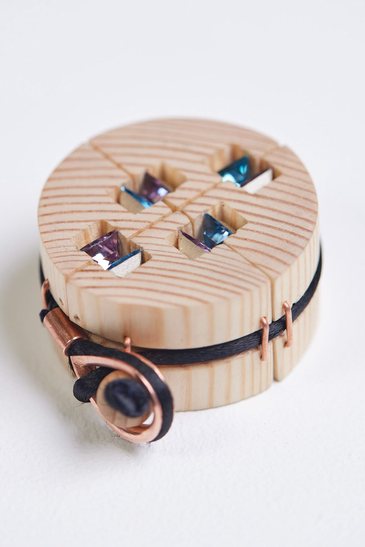 Saravich-Sungtrakenkul,-The-Joy-of-Unpacking,-bracelet.jpg