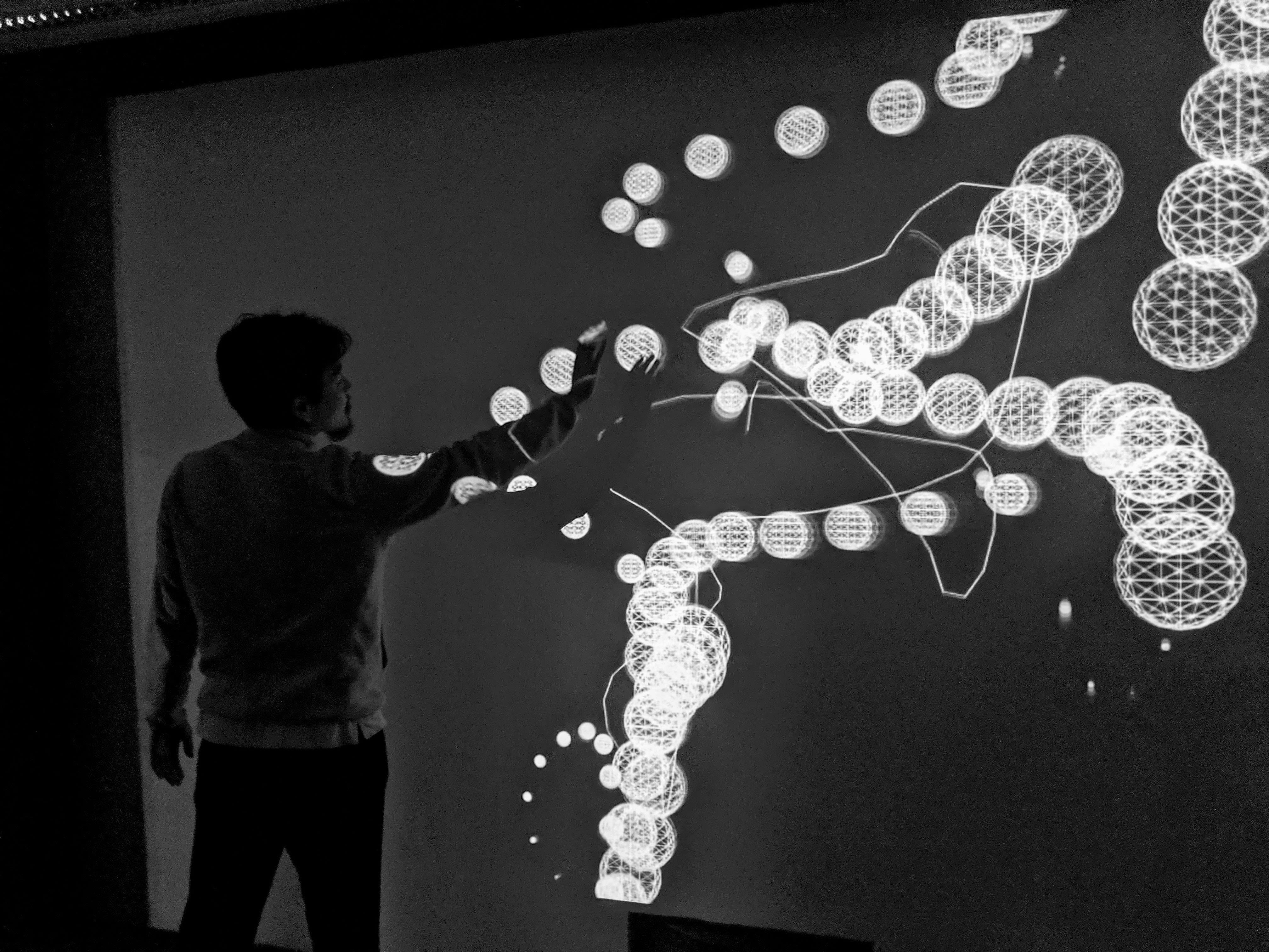 wimbledon-college-of-arts-ba-theatre-design-Youngjun-Chang-Interactive-Projection.jpg