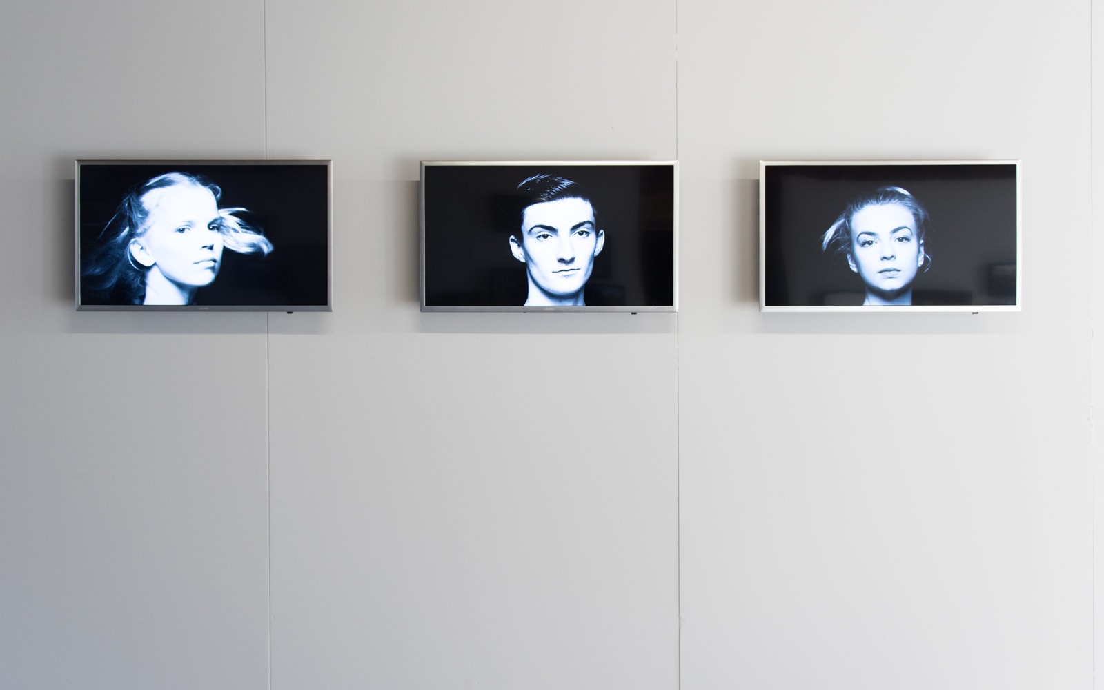 stephen-rusk-though-a-glance-darkly-installation.jpg