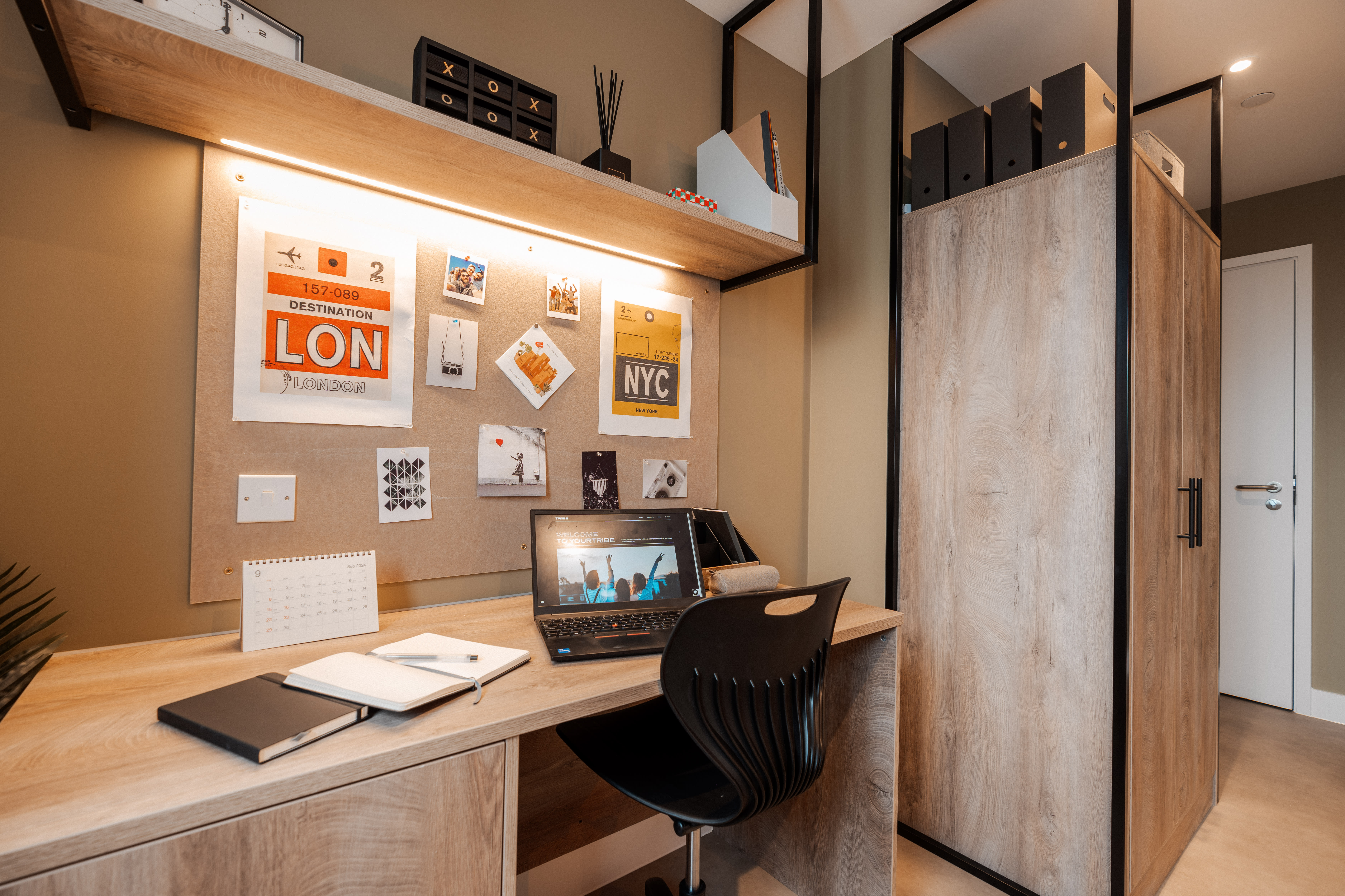 YourTribe-Peckham-Bedroom-Desk-195.jpg