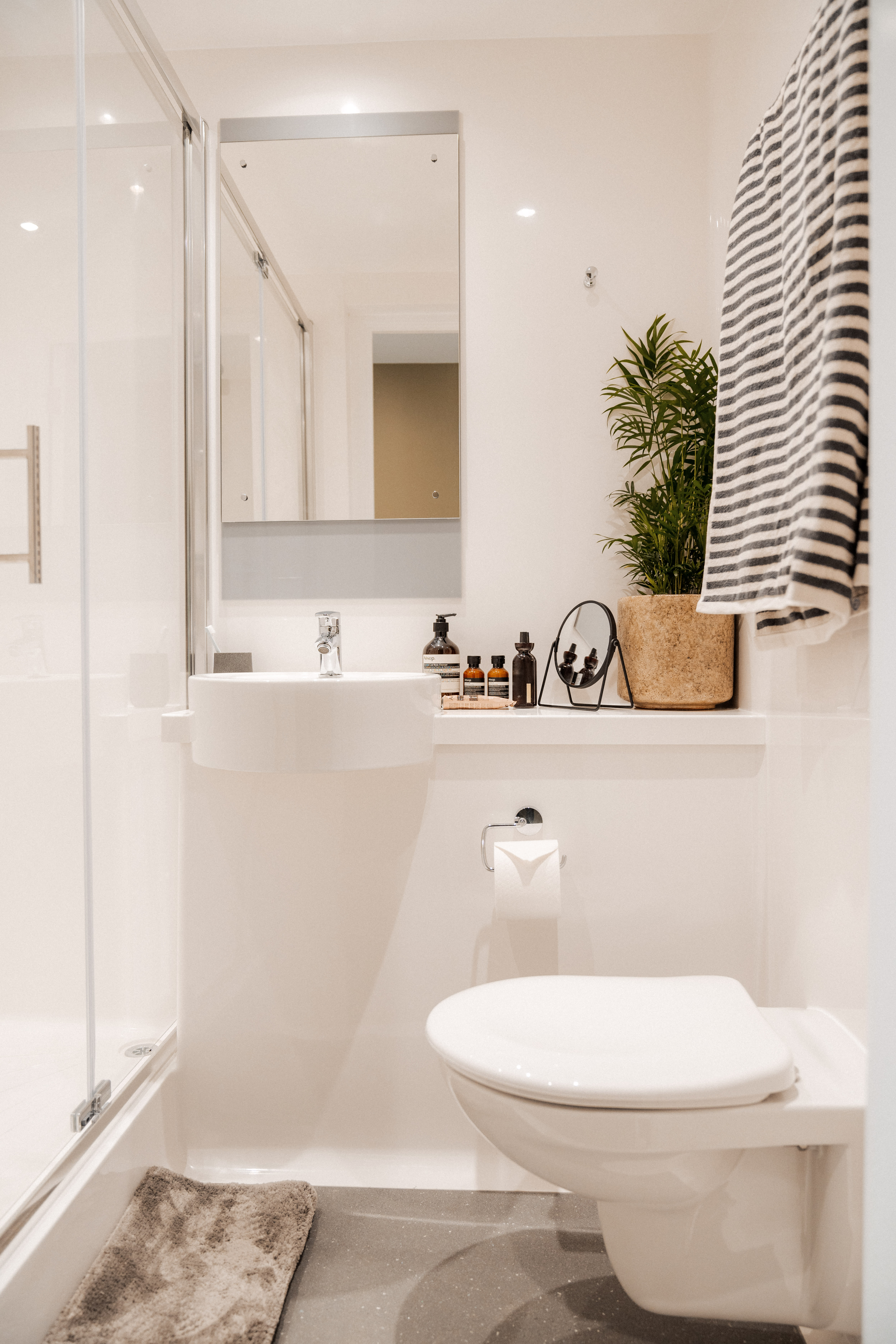 YourTribe-Peckham-Bedroom-Bathroom.jpg