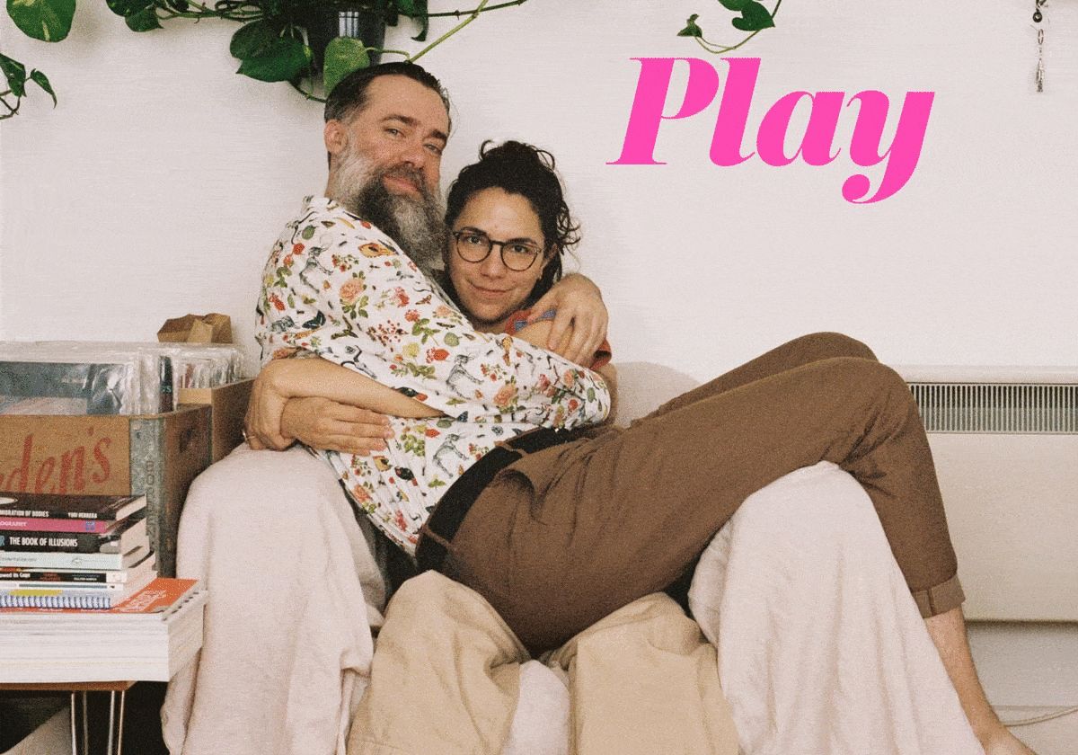 A gif of two people kissing.