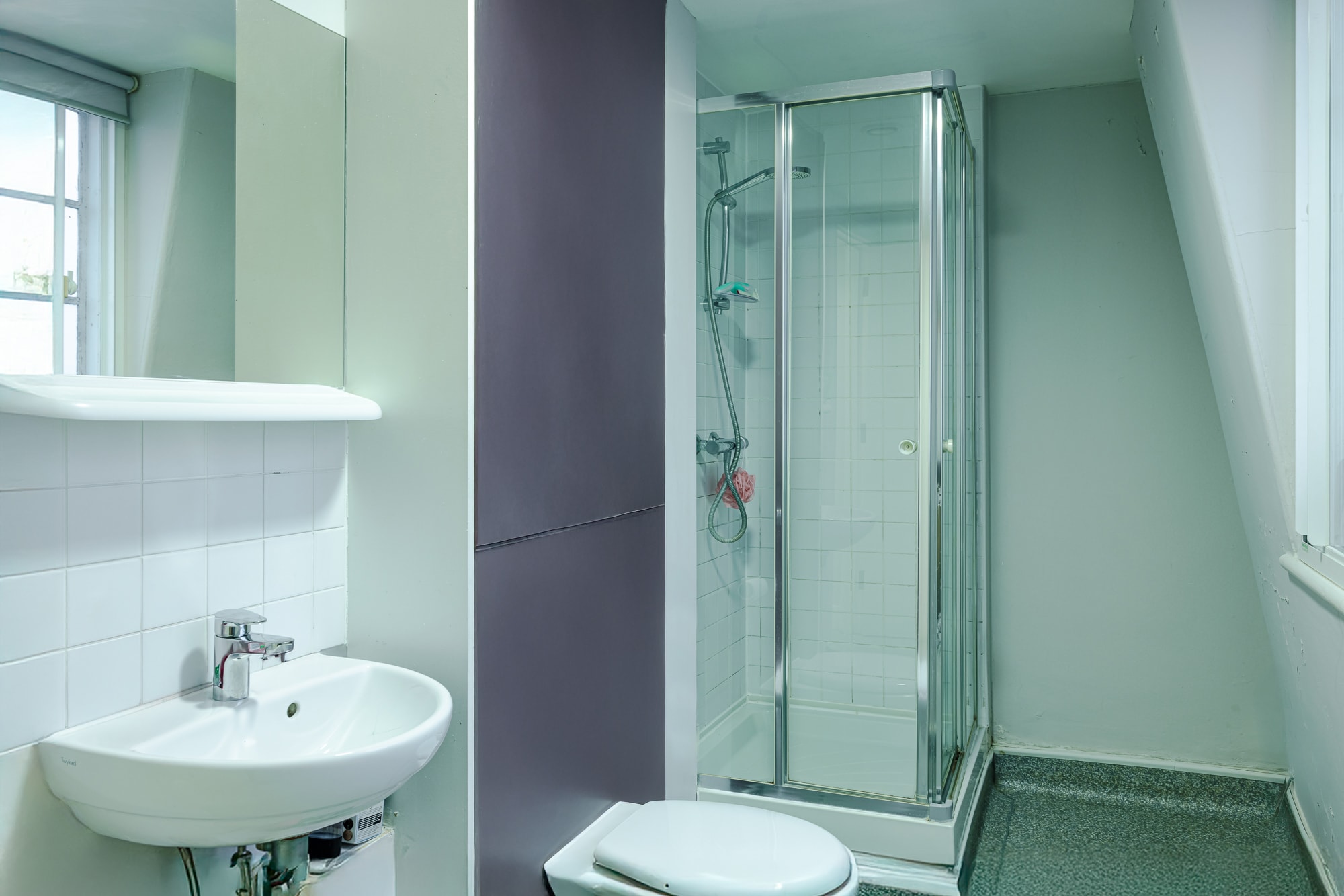 Shared-bathroom-Portland-House-14.jpg