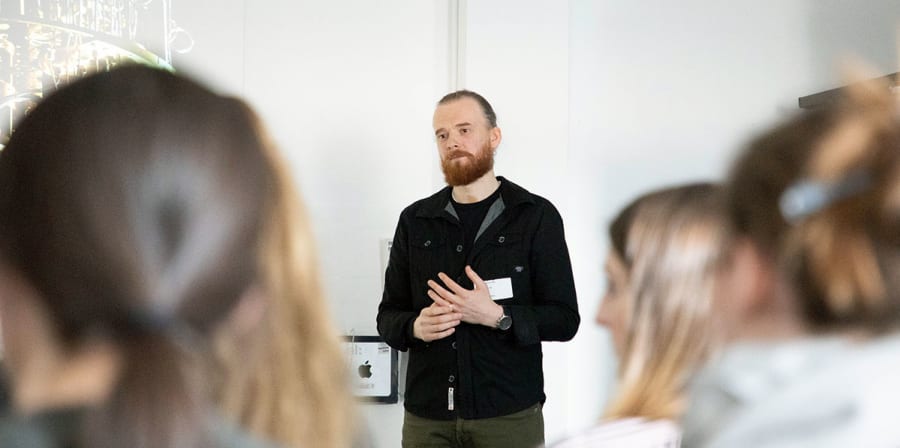 Paul Ostryzniuk of AKQA chats to LCC students about life in a creative agency.