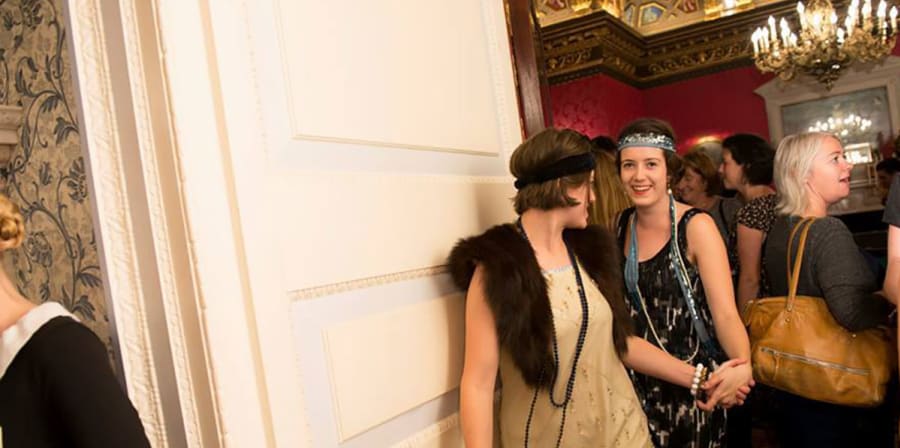Emma attends a 1920s-style immersive theatre experience.