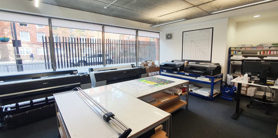 The print making services that are available to both students and staff at Chelsea College of Arts
