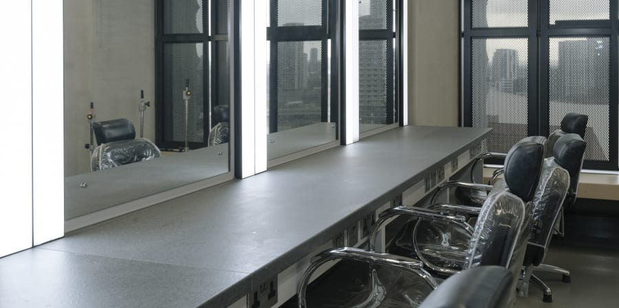 Make-up Studio at East Bank. Photography by Ana Blumenkron.