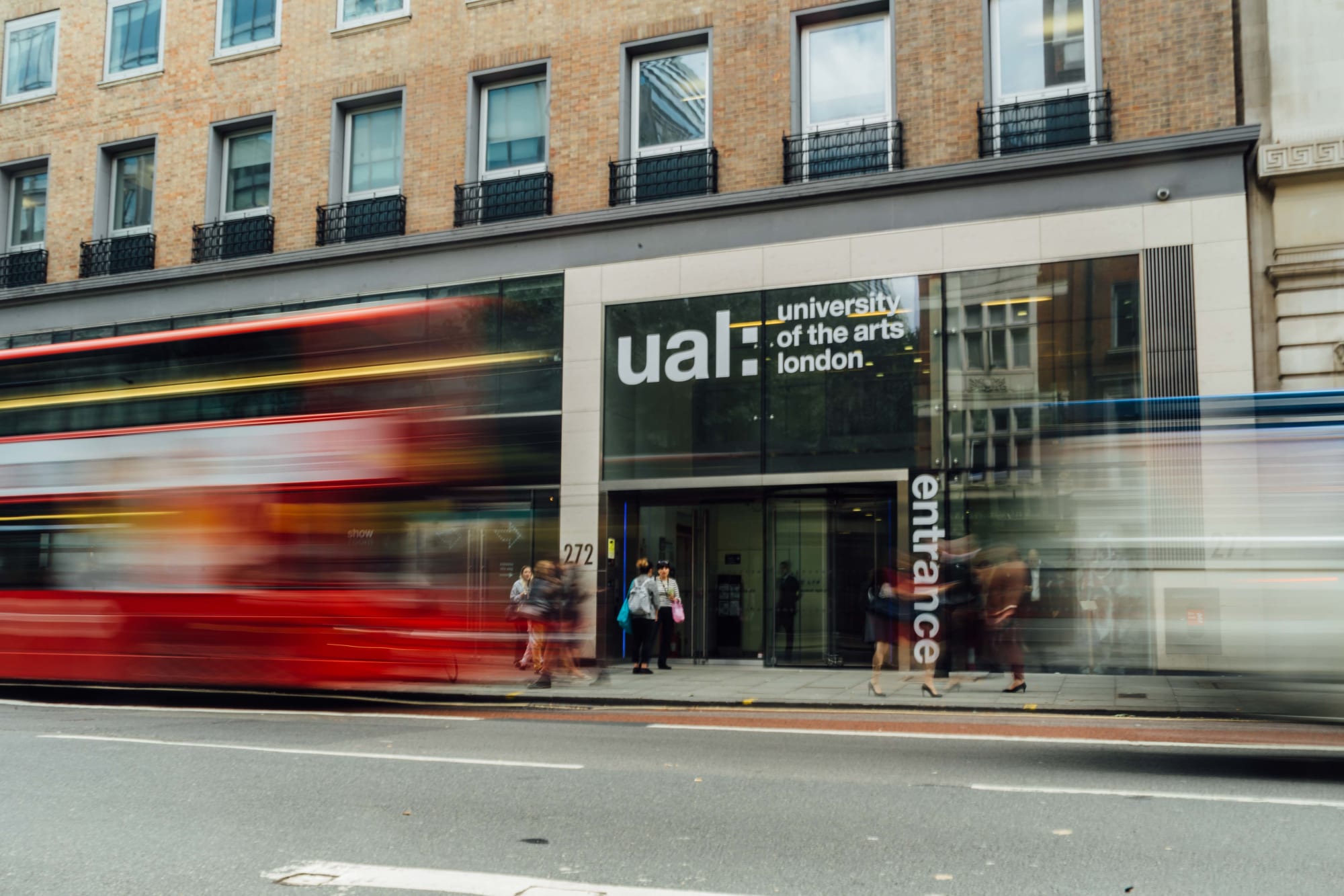 English, Pre-sessional and modern languages courses in London | Study a  language at UAL