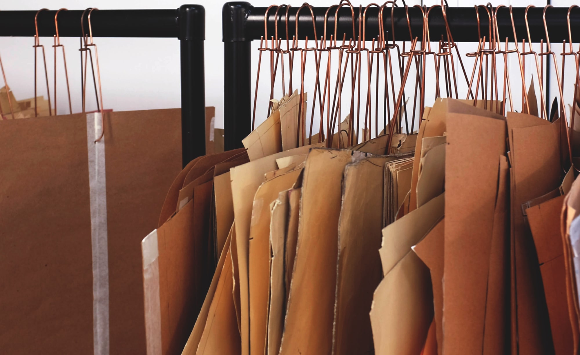 Sustainable items in a row, Making for Change logo