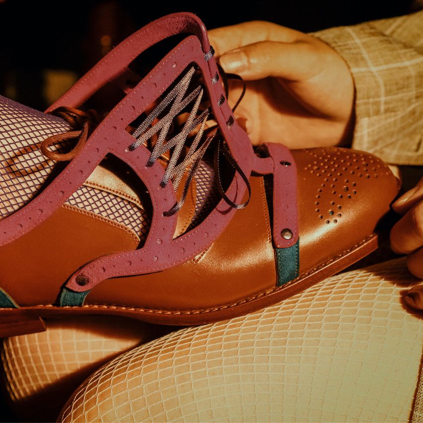 Red shoe 