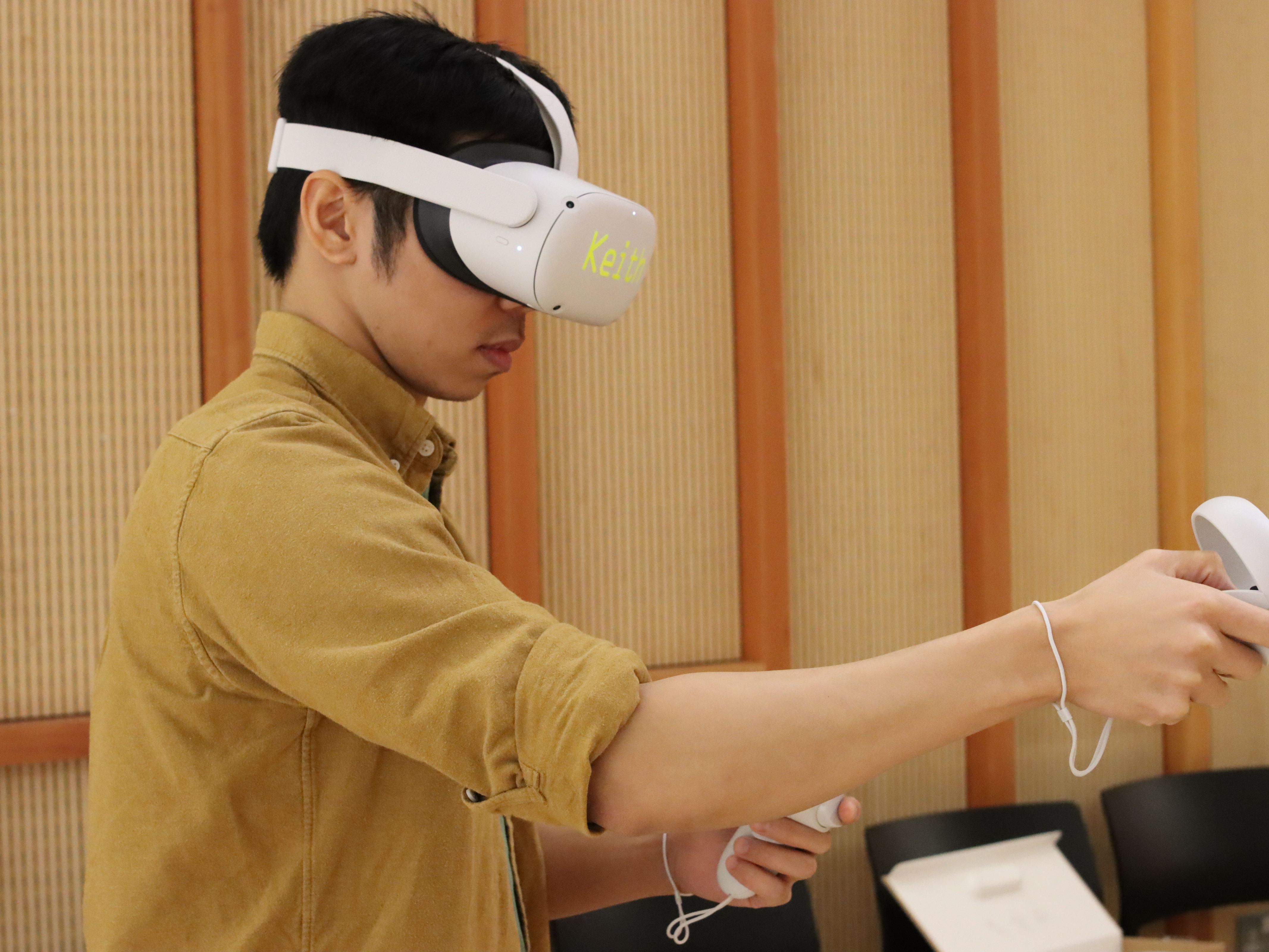 VR session hosted by the Illustration Programme, Camberwell College of Arts. Copyright: University of the Arts London.