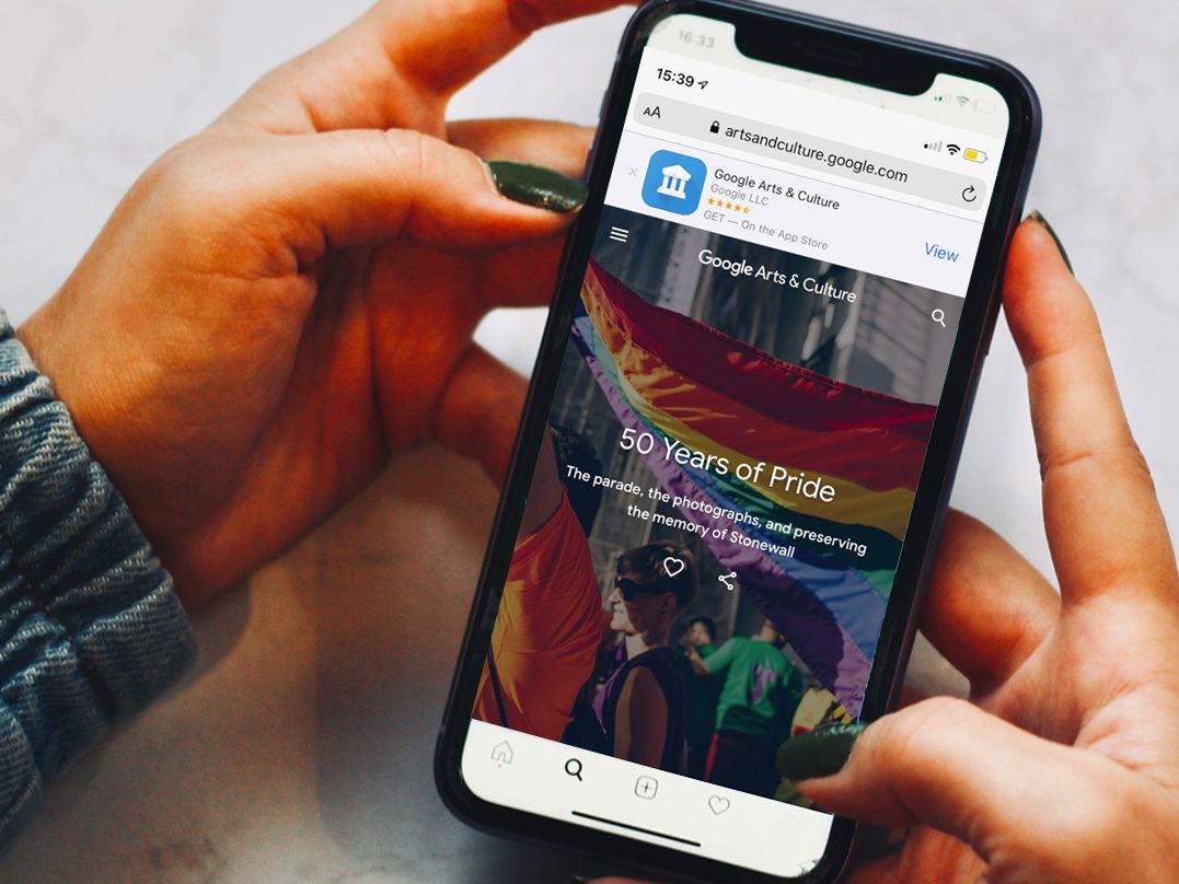 Person using a phone to view Google Arts & Culture