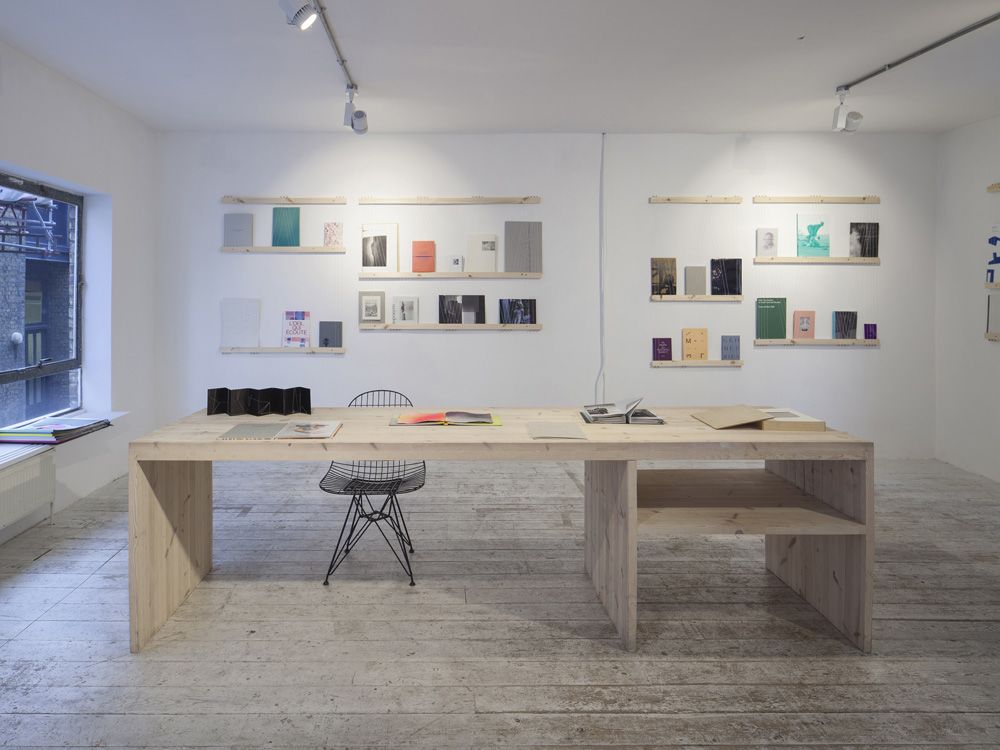 'Between the Lines' at Roz Barr Gallery, designed.by Benedetta Rogers. Image credit: Magali Avezou.