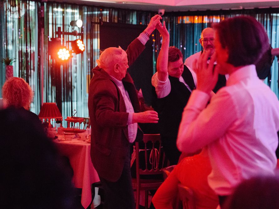 Guests at The Posh Club. Image © Unai Mateo Lopez