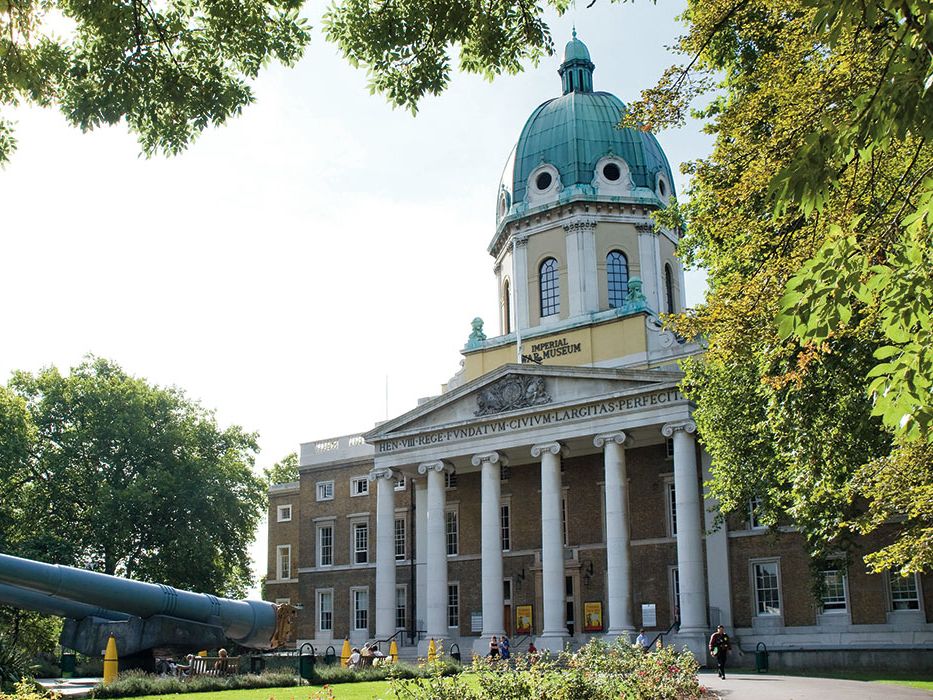 Image depicts the front entrance to the Imperial War Museum in Elephant and Castle.
