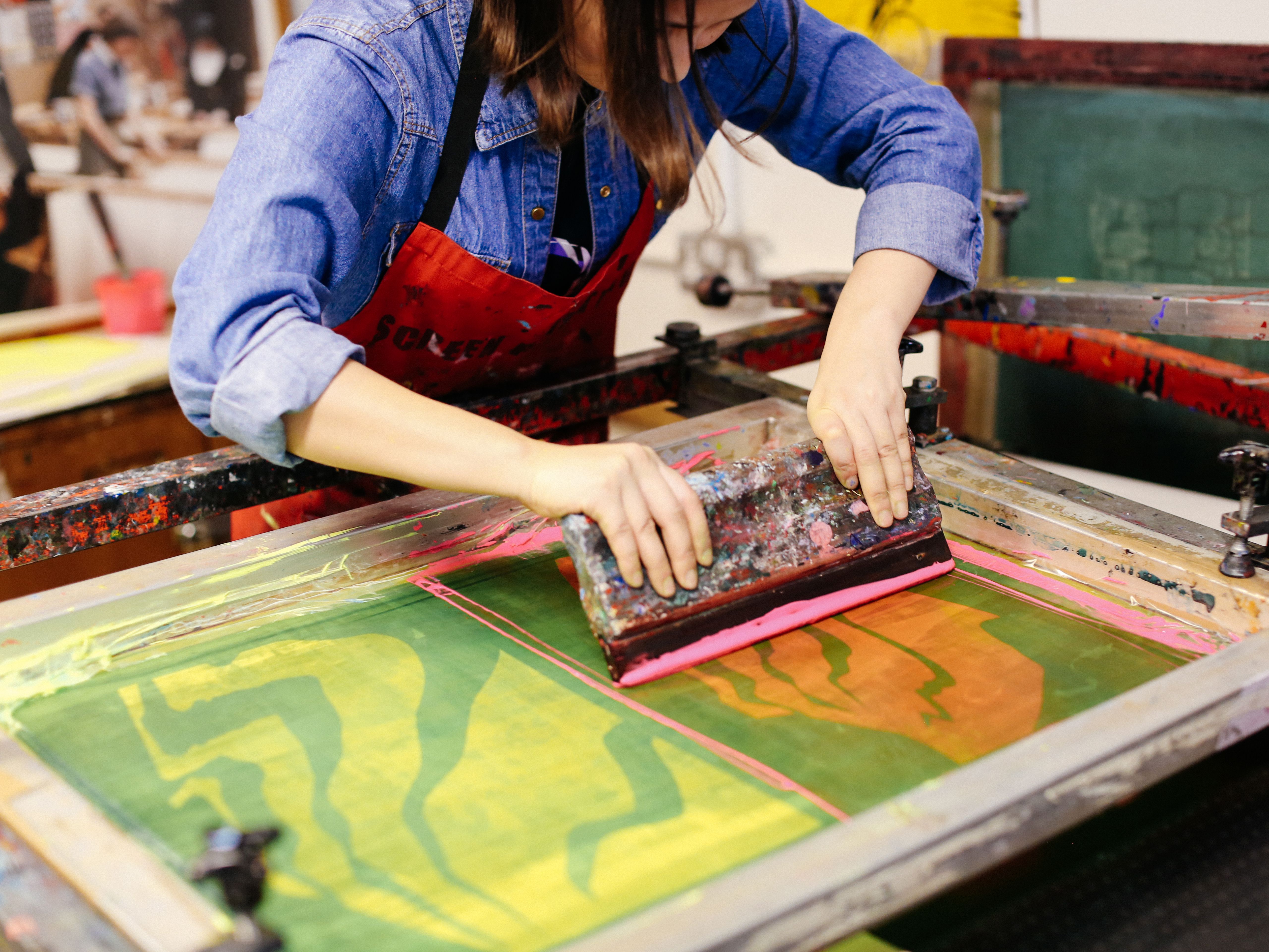 Student using the Screen Printing facility