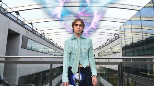 "Insane VR" at @CSM_news for Gerrit Jacob's @LondonFashionWk #LFW MA Show catwalk, featuring Lennon Gallagher modelling: https://t.co/ICSQBNOIEt @papermagazine https://t.co/ZrgJbTfYAu
