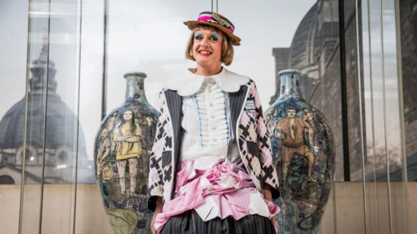 Excited to see UAL Chancellor Grayson Perry's masterclasses on @Channel4 and learn more about how to create art. You can take part by sending in the artwork you have been creating in isolation: https://t.co/jqpZVTmUTM #C4ArtClub https://t.co/uowuK6rIEW