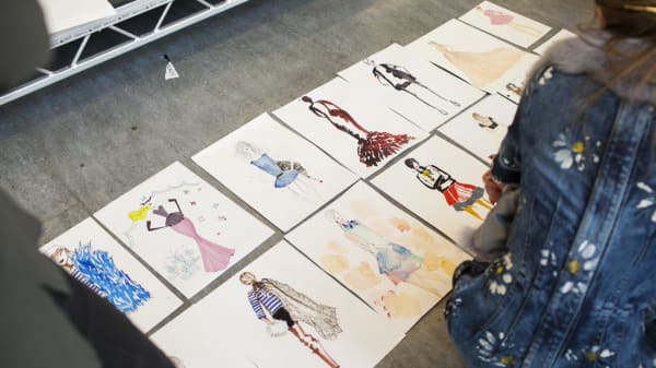 Short Courses | London College of Fashion You will learn the basics of digital illustration and explore different techniques including digital painting, drawing, and even short animation.