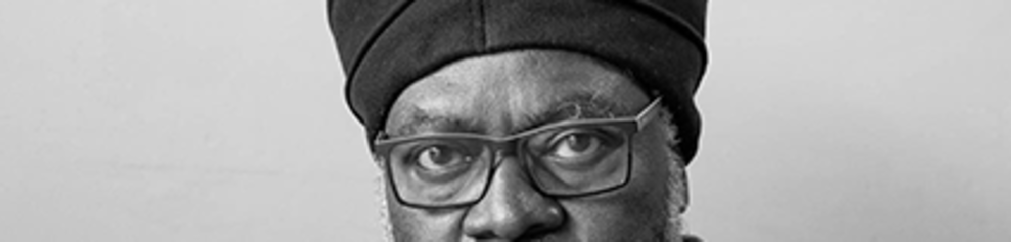 Dr Saki 
        Mafundikwa