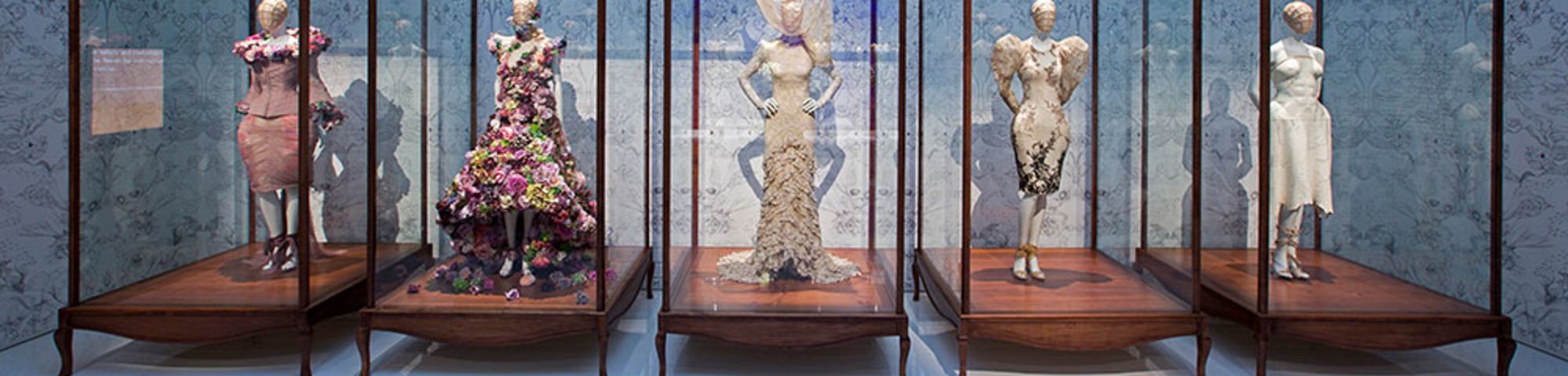 9._Installation_view_of_Romantic_Naturalism_gallery_Alexander_McQueen_Savage_Beauty_at_the_VA_c_Victoria_and_Albert_Museum_London