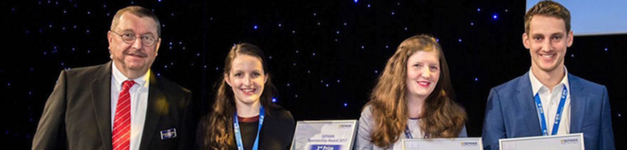 Aimee receives the award at the SEPAWA 2017 conference in Berlin.