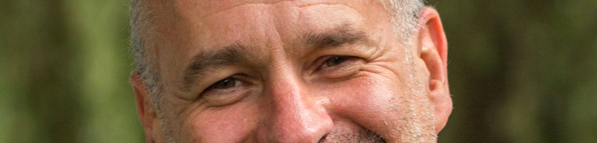 Dr Paul 
        Matts