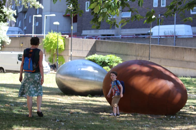 ‘Twins’, public sculpture by Taslim Martin