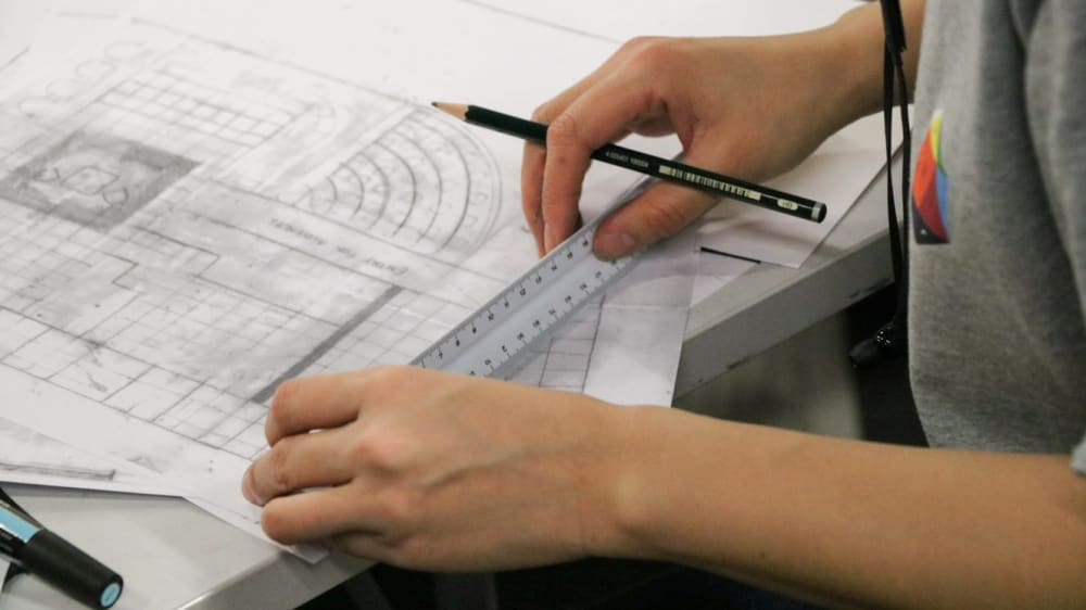 INTRODz8Ob_Introduction_To_TV_And_Film_Set_Design_16-18YO