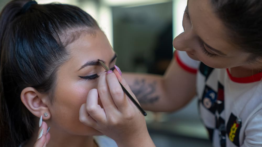 Introduction to Makeup for 16 to 18 Year Olds Short Course| On Campus