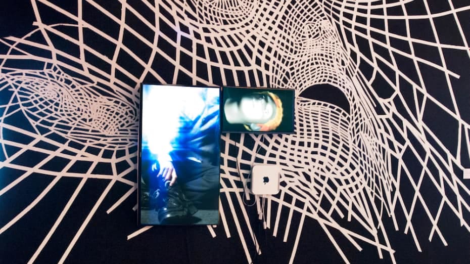 Graphic web