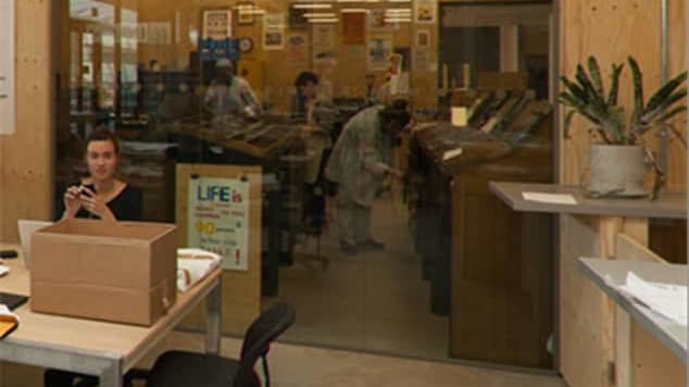 students working in the printing lab