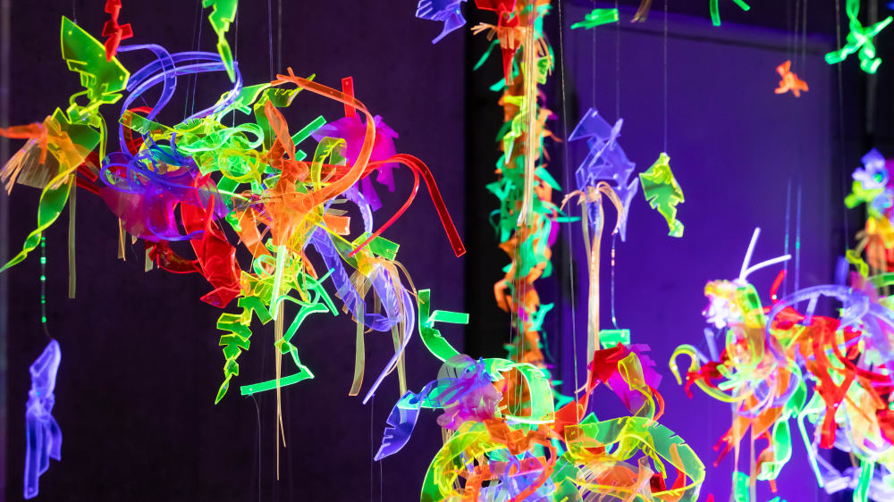 Installation of neon plastic shapes