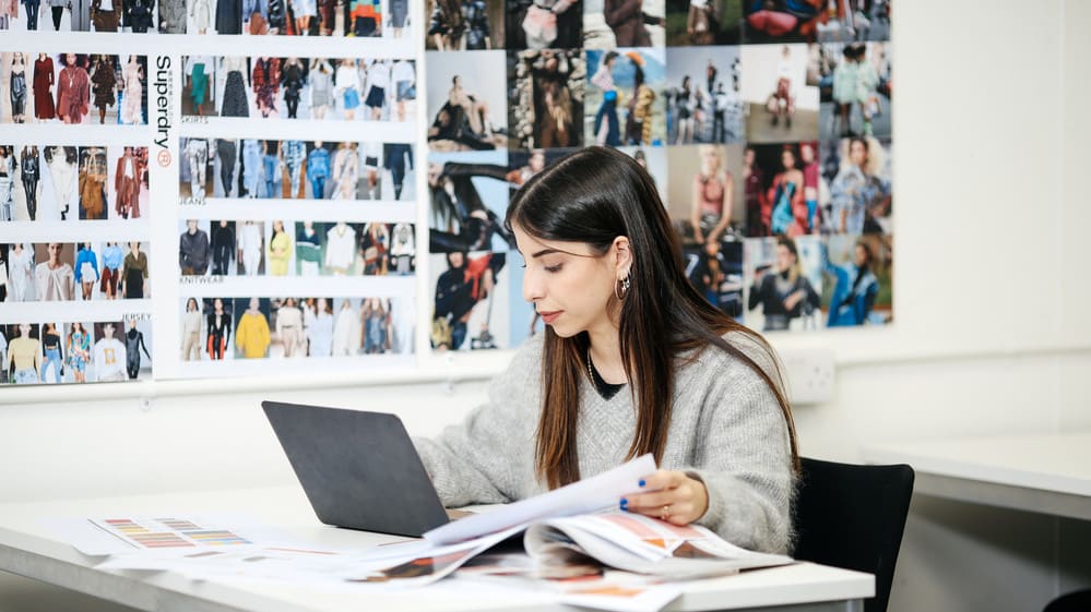 Social media for fashion central image