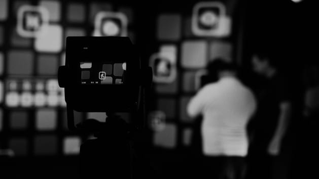 LCC students on set in Film & TV Studio