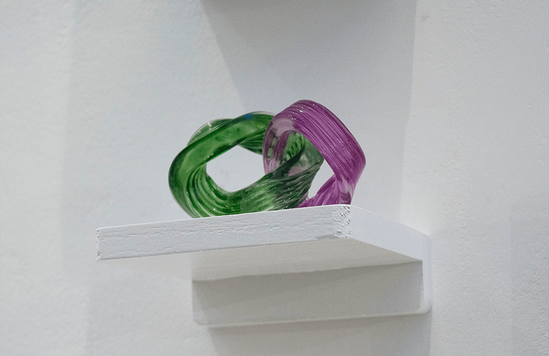 Möbius loop