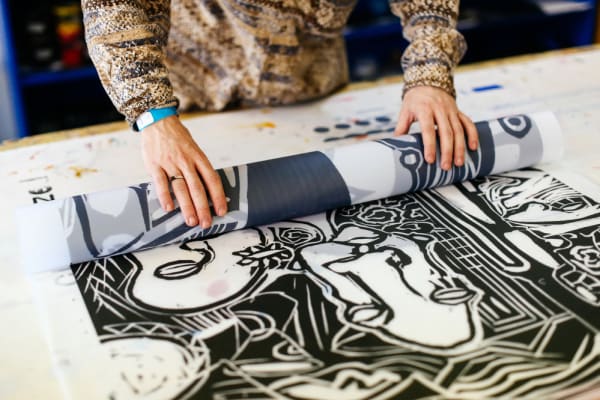 Linoprint in studio