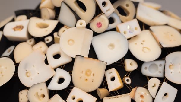 BA Jewellery Design student Mizuki Tochigi's '6 Out of 100' necklace