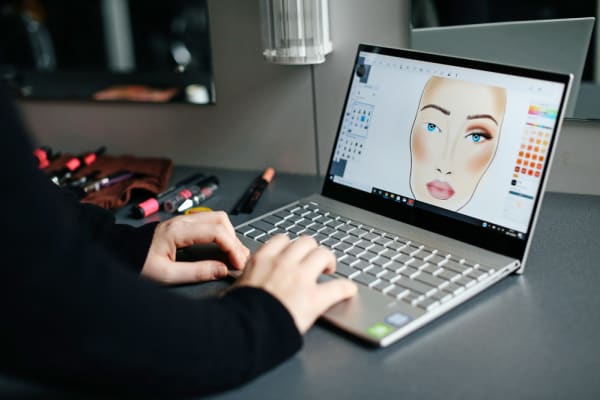 Makeup visuals on laptop