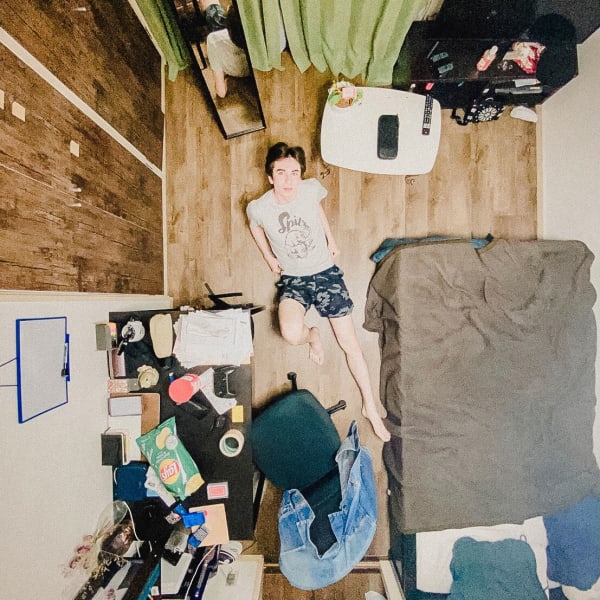 Figure photographed in bedrooms, taken from a bird's-eye perspective