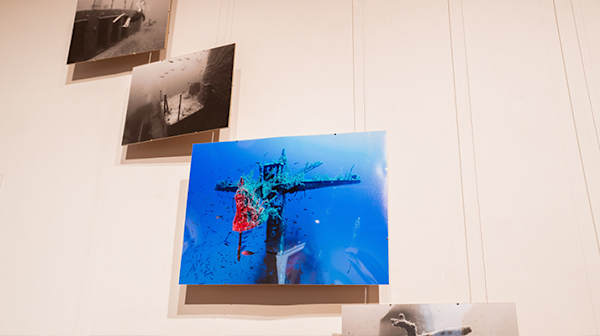 hanging images of underwater photos