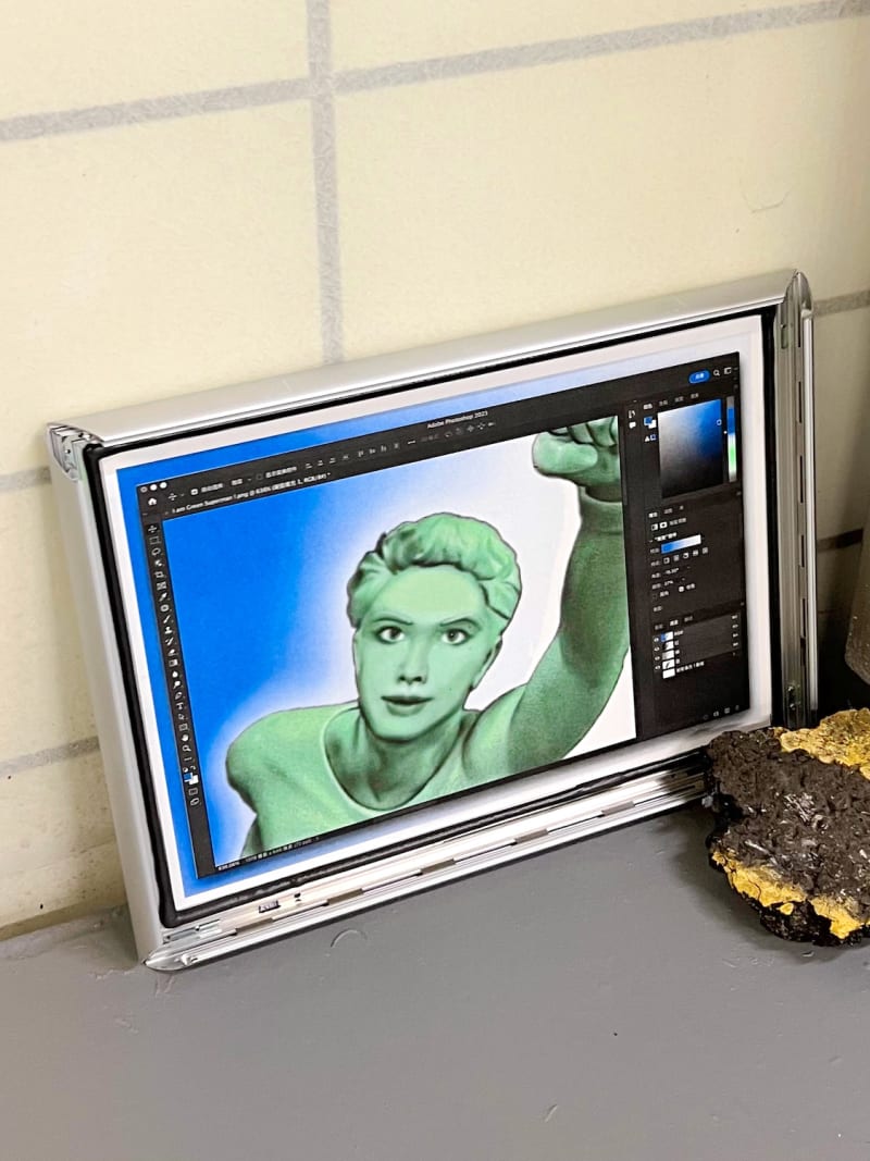 Image1 + Image2. I make me a green superman.