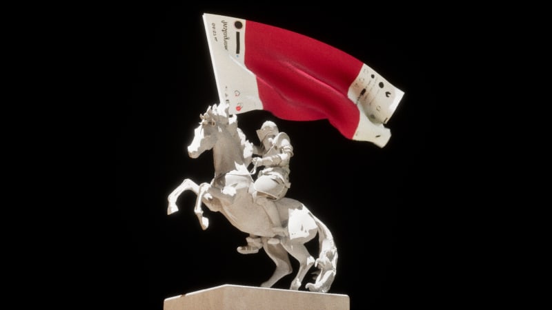 Users are visualized as pawns on a chessboard.
