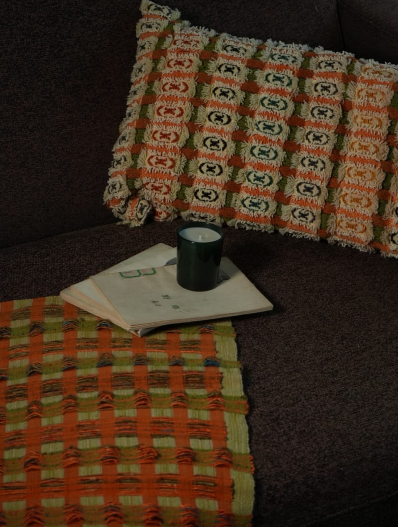 Extra warp block point woven chair pads upholstery, using natural hemp yarn and paper yarn.